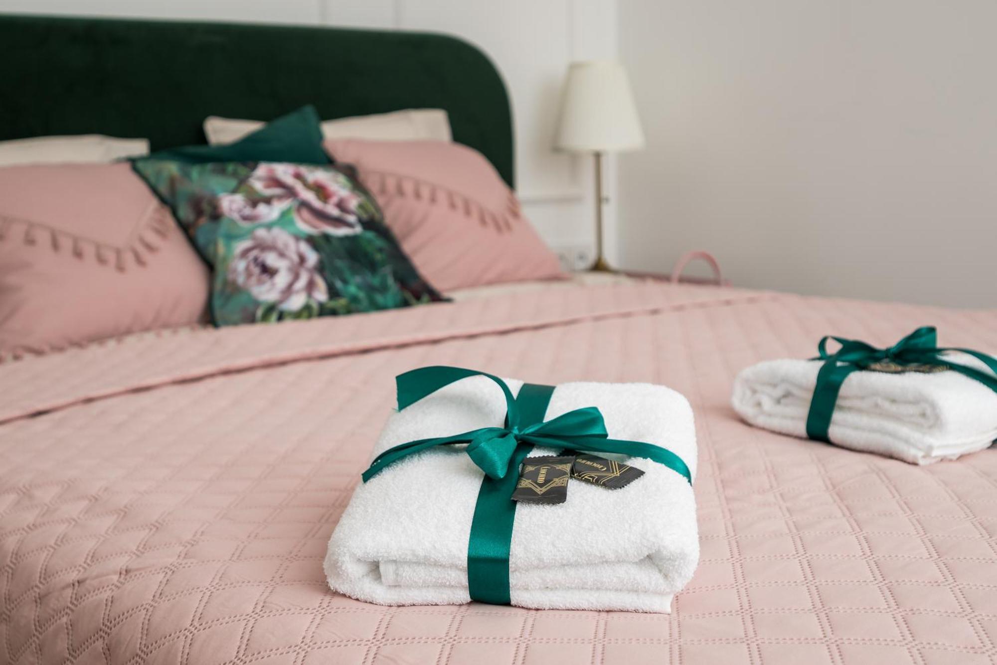 Lovely Downtown Studio At Most Lively Hoza Street, Discover Warsaw On Foot Ngoại thất bức ảnh