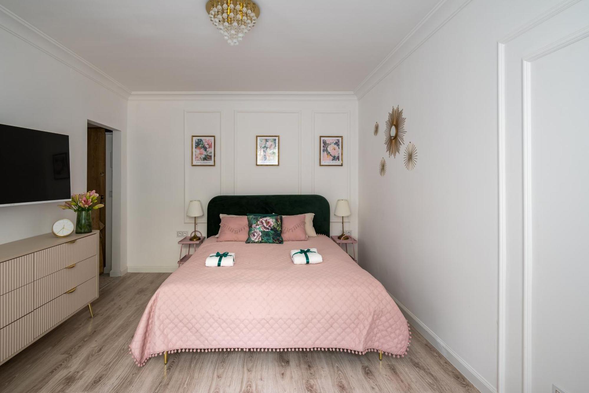 Lovely Downtown Studio At Most Lively Hoza Street, Discover Warsaw On Foot Ngoại thất bức ảnh
